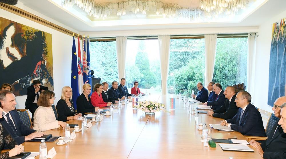 Expanded meeting held between Azerbaijani, Croatian presidents (PHOTO)