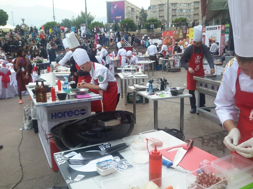 Главный кулинар Азербайджана принял участие в шоу Chef Battle 2018 в Казахстане  (ФОТО)