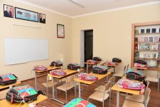 President Aliyev visits school in Baku after major overhaul (PHOTO) (UPDATE)
