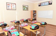 President Aliyev visits school in Baku after major overhaul (PHOTO) (UPDATE)