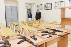 Президент Ильхам Алиев ознакомился с условиями после капремонта в бакинской полной средней школе номер 8 (ФОТО)