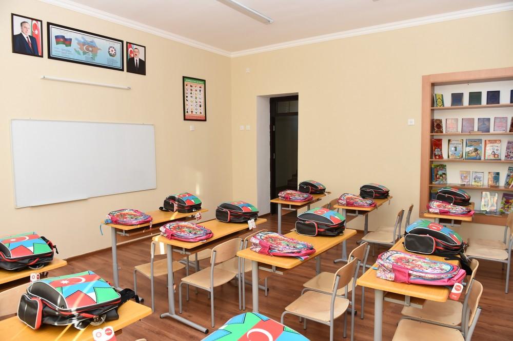 President Aliyev visits school in Baku after major overhaul (PHOTO) (UPDATE)