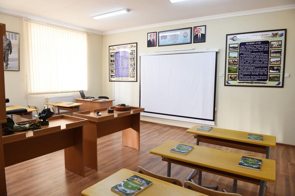 President Aliyev visits school in Baku after major overhaul (PHOTO) (UPDATE)