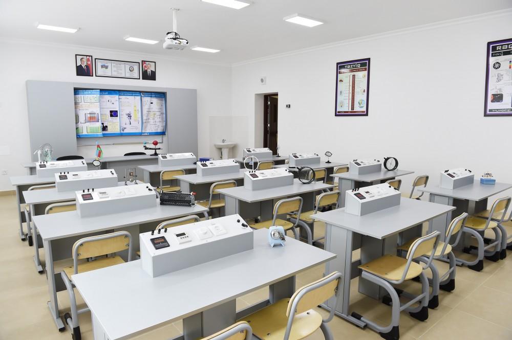 Ilham Aliyev inaugurates Mashtagha secondary school (PHOTO)