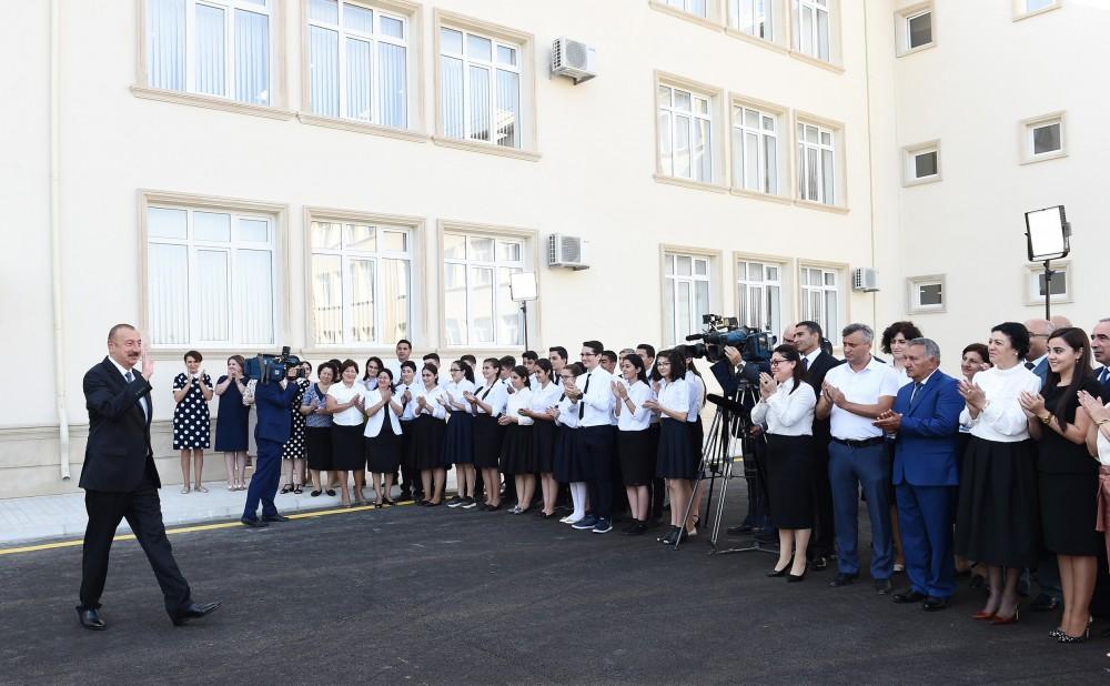 Ilham Aliyev inaugurates Mashtagha secondary school (PHOTO)