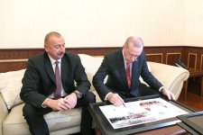 Президент Ильхам Алиев, Президент Реджеп Тайип Эрдоган и Первая леди Мехрибан Алиева приняли участие в параде, посвященном 100-летию освобождения Баку (ФОТО)