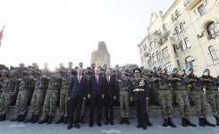 Президенты Азербайджана и Турции сфотографировались на память с участниками парада (ФОТО)