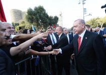Президенты Азербайджана и Турции сфотографировались на память с участниками парада (ФОТО)