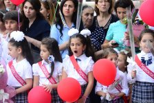 Радость и волнение бакинских первоклассников в День знаний (ФОТО)