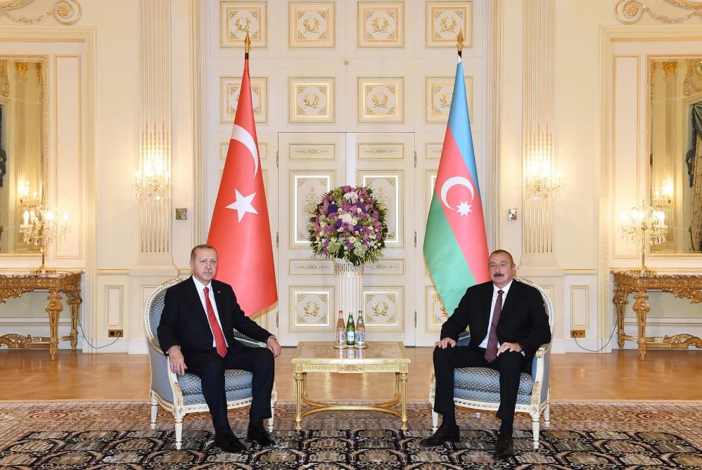 Azerbaijani, Turkish presidents hold one-on-one meeting (PHOTO)