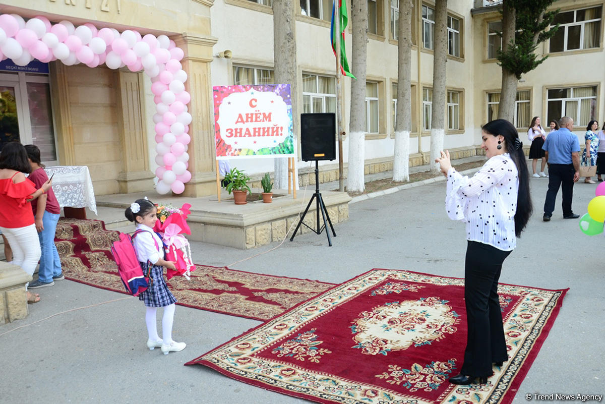 Радость и волнение бакинских первоклассников в День знаний (ФОТО)