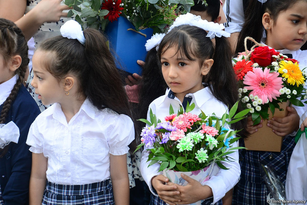 Радость и волнение бакинских первоклассников в День знаний (ФОТО)