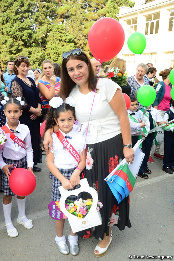 Радость и волнение бакинских первоклассников в День знаний (ФОТО)