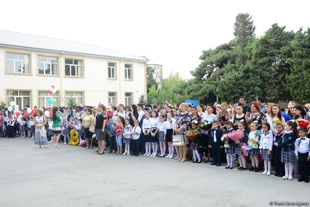 Радость и волнение бакинских первоклассников в День знаний (ФОТО)