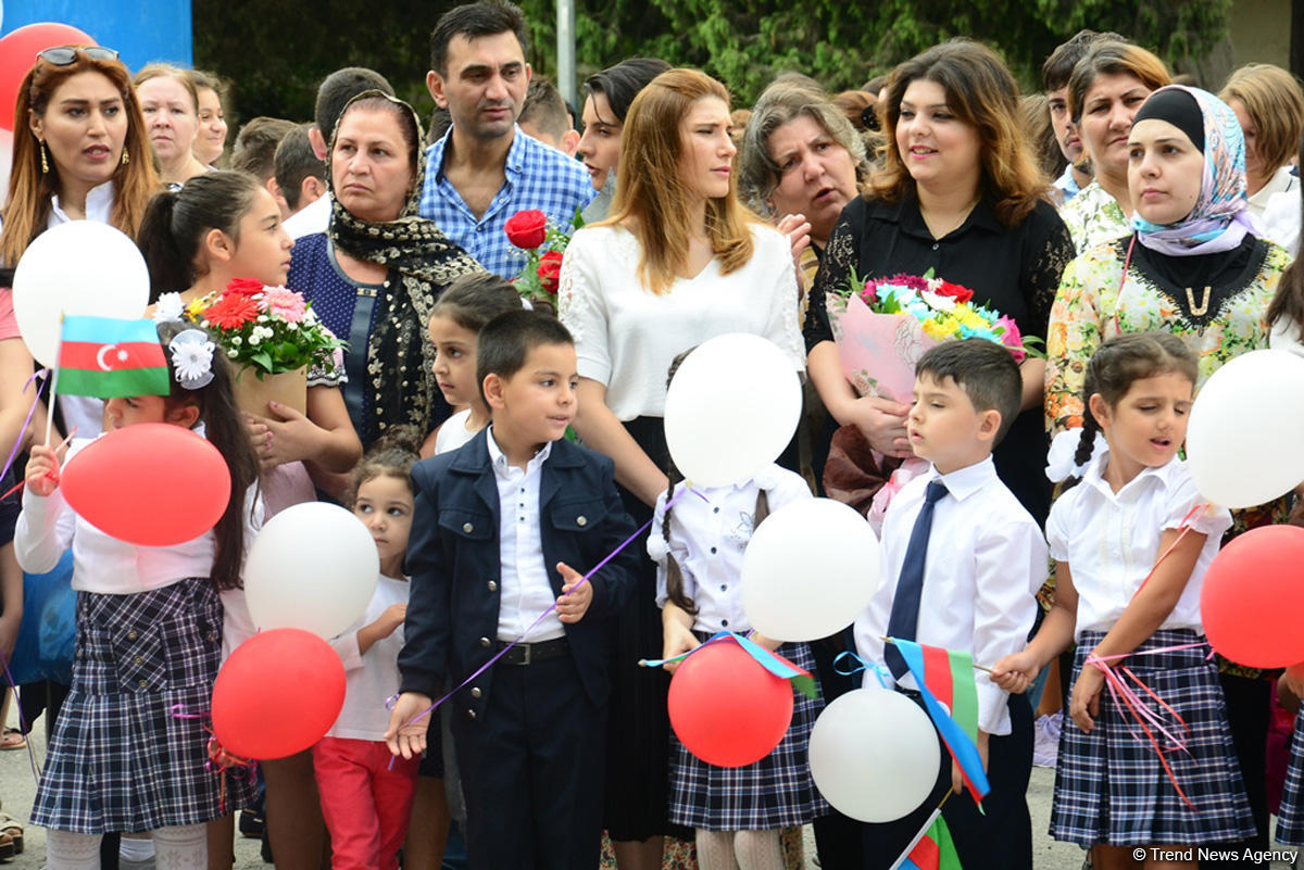 Радость и волнение бакинских первоклассников в День знаний (ФОТО)