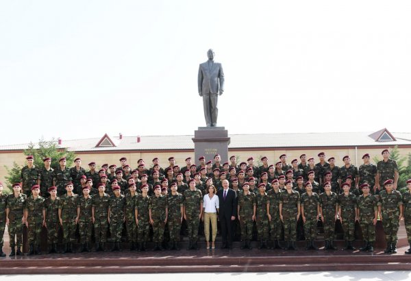 President Ilham Aliyev, First Lady Mehriban Aliyeva attend oath taking ceremony for young soldiers at State Security Service (PHOTO)
