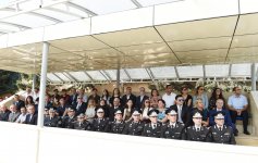 Президент Ильхам Алиев и Первая леди Мехрибан Алиева приняли участие в церемонии принятия присяги молодыми солдатами Службы государственной безопасности Азербайджана (ФОТО)