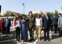 Президент Ильхам Алиев и Первая леди Мехрибан Алиева приняли участие в церемонии принятия присяги молодыми солдатами Службы государственной безопасности Азербайджана (ФОТО)