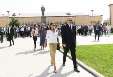 Президент Ильхам Алиев и Первая леди Мехрибан Алиева приняли участие в церемонии принятия присяги молодыми солдатами Службы государственной безопасности Азербайджана (ФОТО)