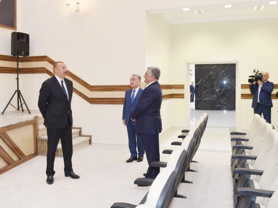 Президент Ильхам Алиев принял участие в открытии Дома молодежи в Билясуваре (ФОТО)