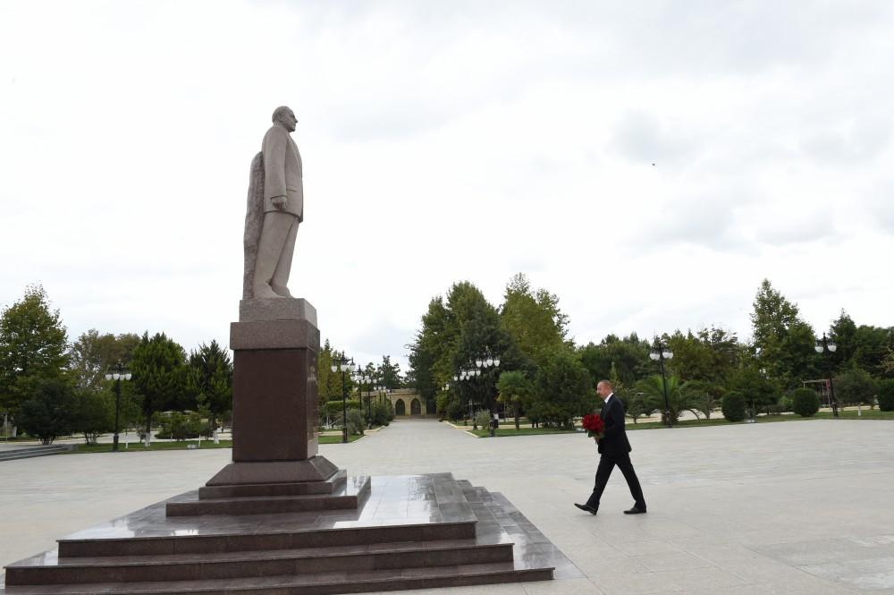 President Ilham Aliyev arrives in Masalli district (PHOTO)