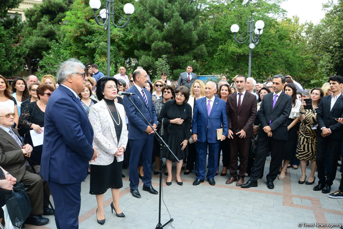 Праздник национальной музыки в Азербайджане - фоторепортаж