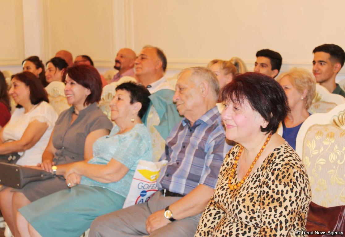 Я вернулся на Родину стихами: поэт из Израиля, влюбленный в Азербайджан (ФОТО)