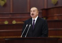 Президент Ильхам Алиев принял участие в торжественном заседании по случаю 100-летия азербайджанского парламента  (ФОТО) (версия 2)