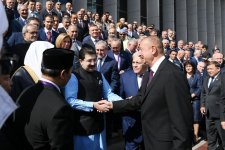Президент Ильхам Алиев принял участие в торжественном заседании по случаю 100-летия азербайджанского парламента  (ФОТО) (версия 2)
