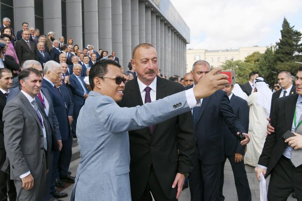 Президент Ильхам Алиев принял участие в торжественном заседании по случаю 100-летия азербайджанского парламента  (ФОТО) (версия 2)