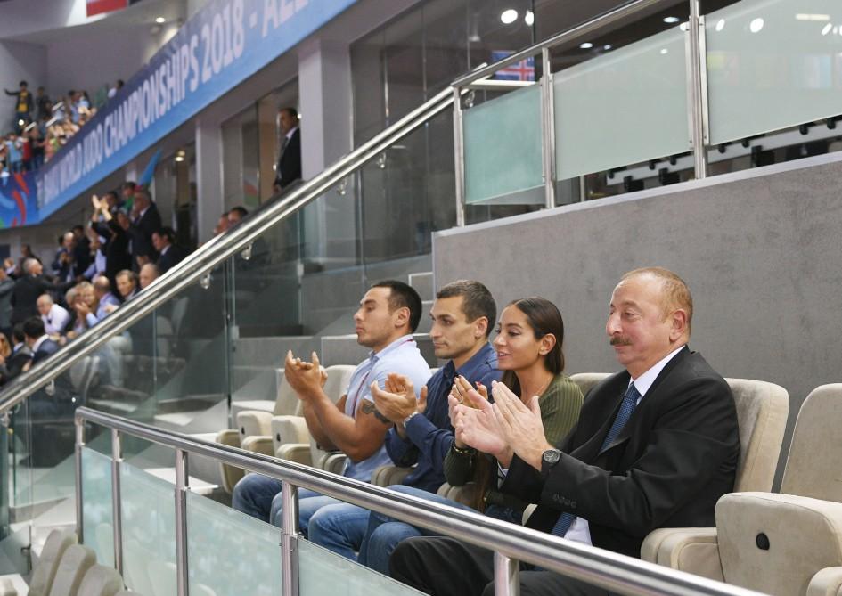President Ilham Aliyev watched bronze medal bout of World Judo Championships (PHOTO)