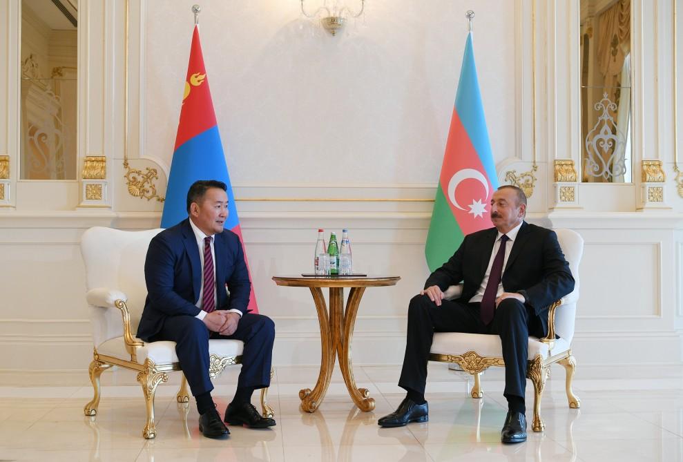 Состоялась встреча президентов Азербайджана и Монголии (ФОТО)