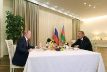 Президенты Ильхам Алиев и Владимир Путин провели встречу один на один (ФОТО)