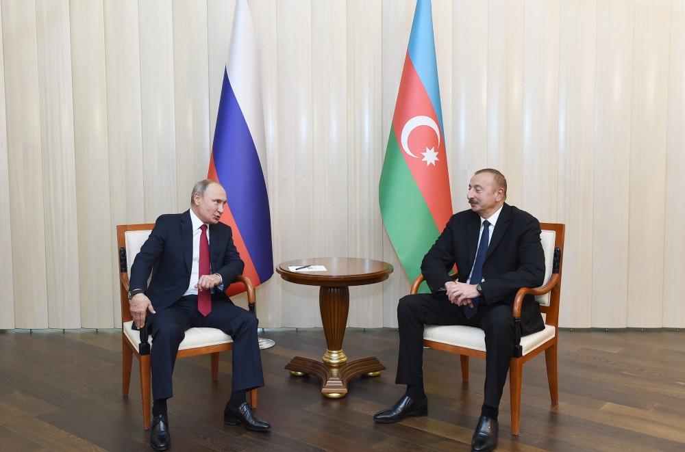 Президенты Ильхам Алиев и Владимир Путин провели встречу один на один (ФОТО)