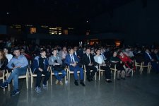 В рамках Фестиваля Насими прошел вечер духовной музыки "Звезды не гаснут" с визуальными эффектами (ФОТО)
