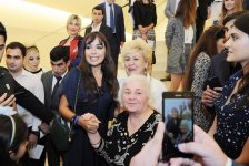 Вице-президент Фонда Гейдара Алиева Лейла Алиева в рамках Фестиваля Насими приняла участие в открытии выставок  (ФОТО)