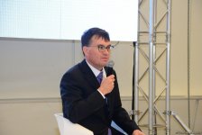 В Центре Гейдара Алиева известный немецкий ученый Михаэль Хесс выступил с лекцией "Осознание Насими в современном контексте" (ФОТО)