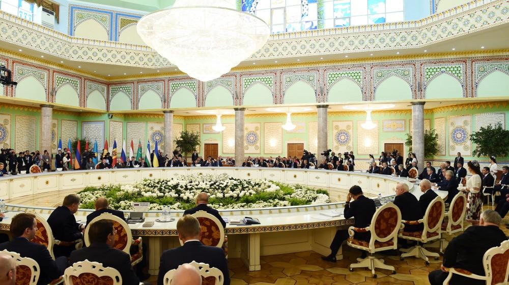 Президент Ильхам Алиев принял участие в заседании Совета глав государств СНГ в расширенном составе в Душанбе (ФОТО)