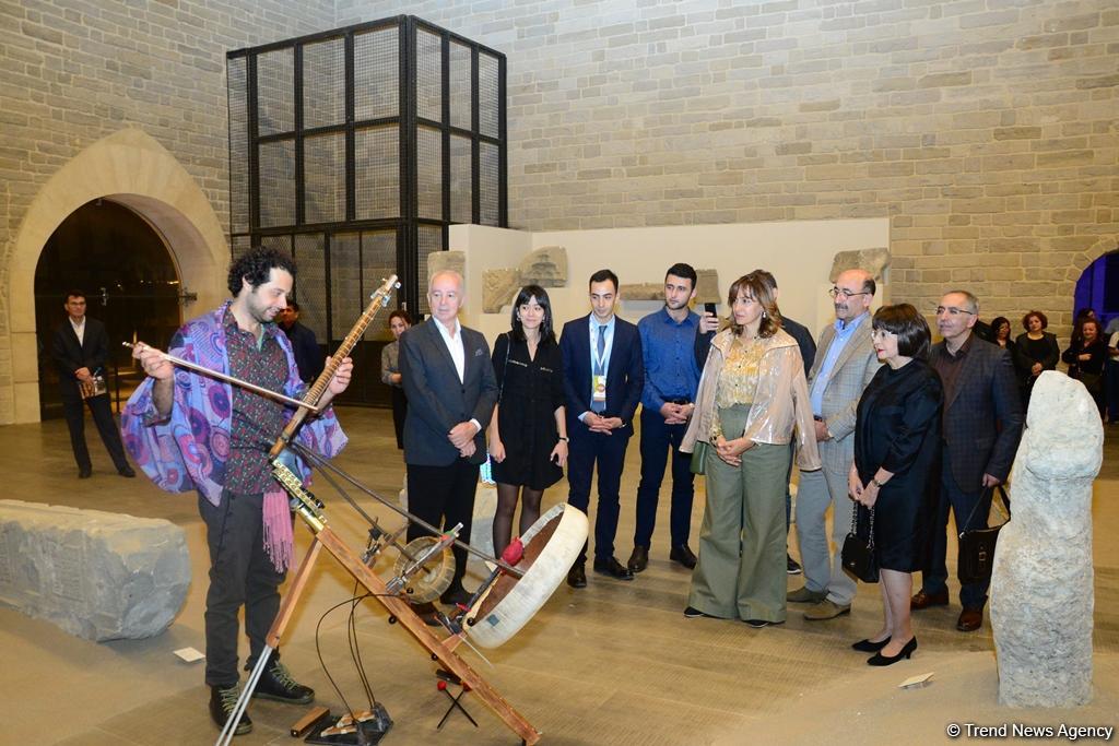 Heydar Aliyev Foundation VP Leyla Aliyeva, Baku Media Center President Arzu Aliyeva take part in presentation of “Bahariyya” music performance as part of Nasimi Festival (PHOTO)