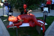 Вице-президент Фонда Гейдара Алиева Лейла Алиева и президент Baku Media Center Арзу Алиева посетили выставку "От отходов к искусству" (ФОТО)