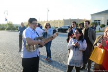 Вице-президент Фонда Гейдара Алиева Лейла Алиева и президент Baku Media Center Арзу Алиева посетили выставку "От отходов к искусству" (ФОТО)