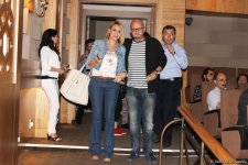 В Баку на гала-вечере упустили из рук миллионную птицу и разрушили редкую статую  (ВИДЕО, ФОТО)