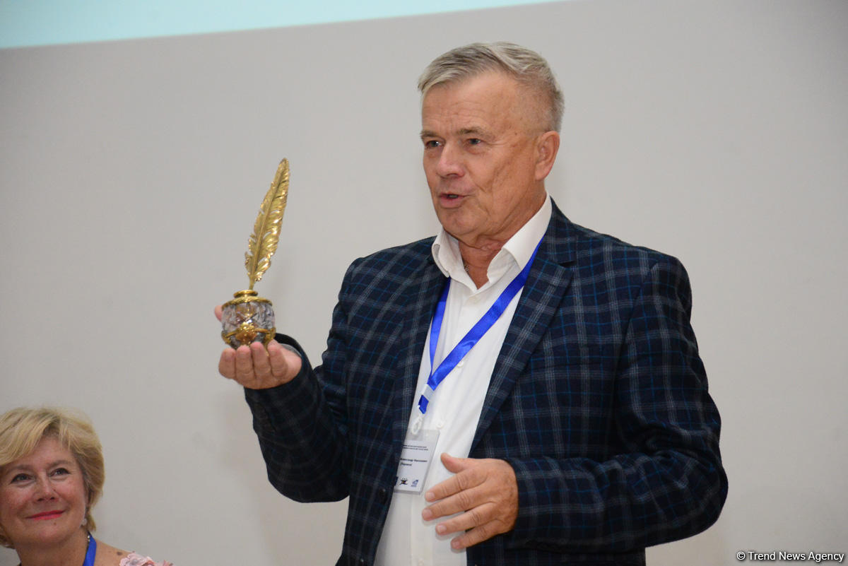 В Бакинском филиале МГУ имени М.В.Ломоносова открылся Международный форум "Образование в диалоге культур: мир русской школы" (ФОТО)