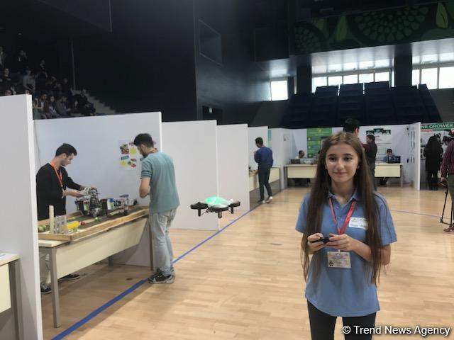 В Баку проходит II Олимпиада роботов (ФОТО)