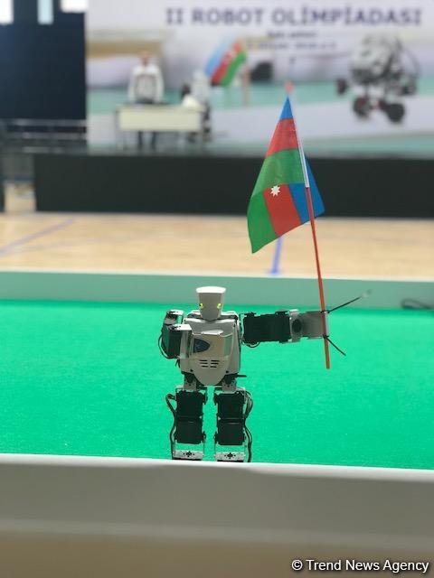 В Баку проходит II Олимпиада роботов (ФОТО)