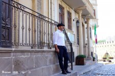 Итальянский тренер стал "бакылы гедеш" – нарды, кепка-аэродором, чётки, чай в армуды (ФОТО)
