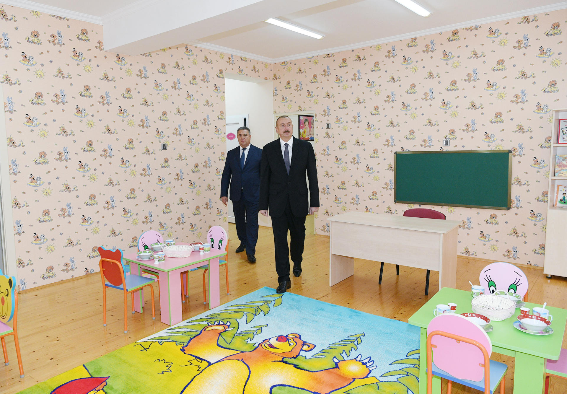 Президент Ильхам Алиев принял участие в открытии построенного по инициативе Фонда Гейдара Алиева детсада в Лерике (ФОТО)