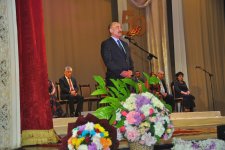 Торжественно отмечено 50-летие Мингячевирского государственного драматического театра (ФОТО)