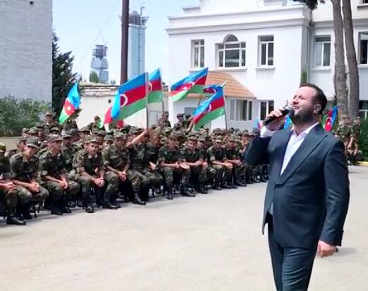 В Баку для военнослужащих проведен концерт в честь Дня государственной независимости (ФОТО)
