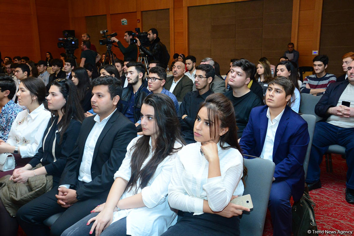 В Азербайджане представлена новая версия портала virtualkarabakh.az (ФОТО)